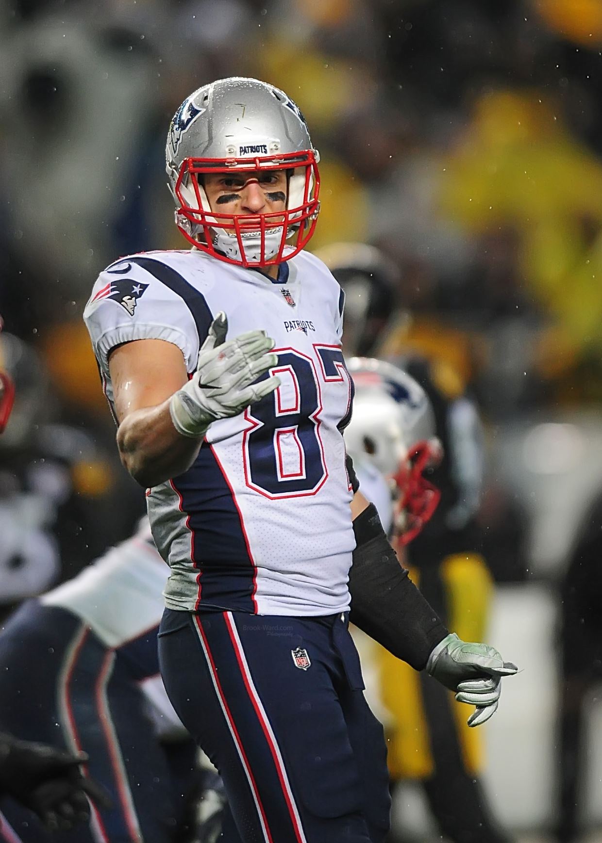 Gronk-out-ski: Legendary tight end announces retirement after 9