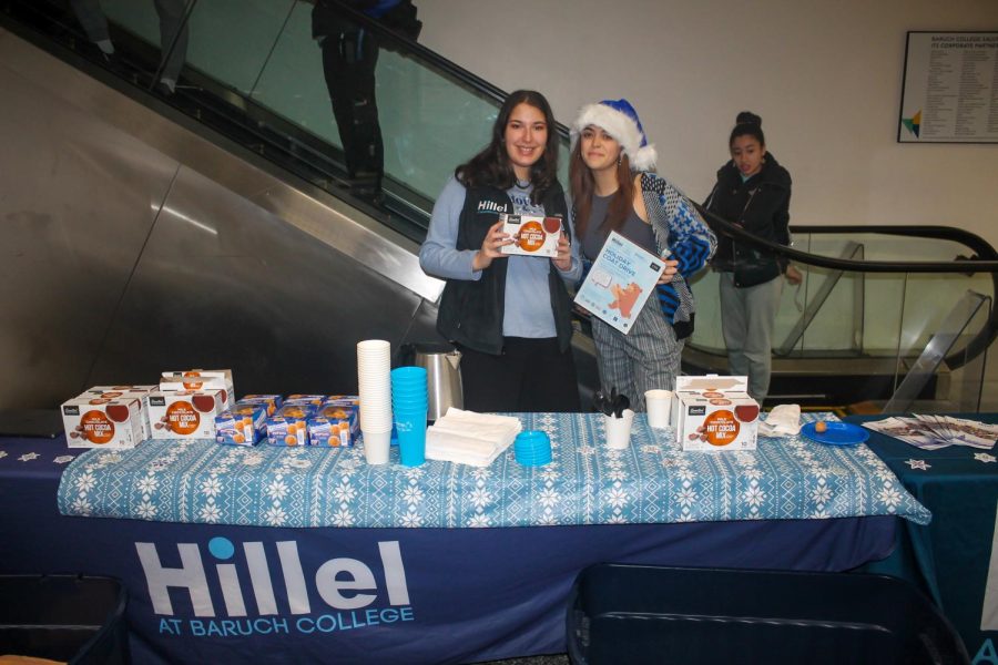 Hillel+International%E2%80%99s+interfaith+coat+drive+becomes+holiday+tradition