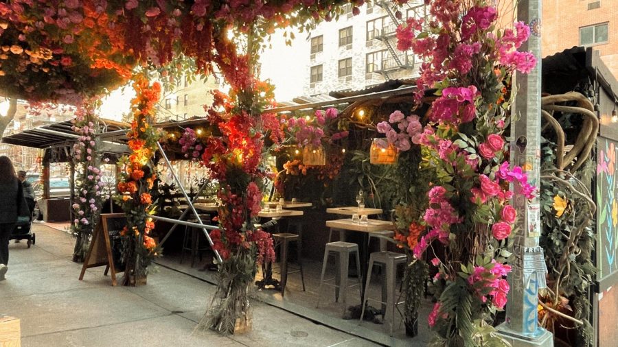 The New York City Council is finalizing a bill that would allow restaurants to have seasonal outdoor dining as the city experiences an increase in per