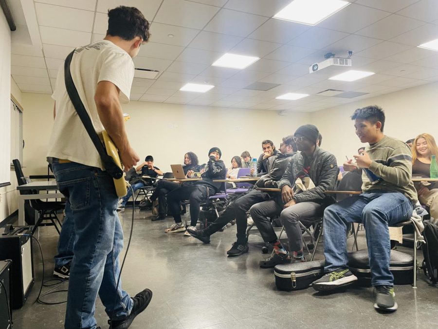 Lexington Music holds talent competition, finishes the semester with a lively event