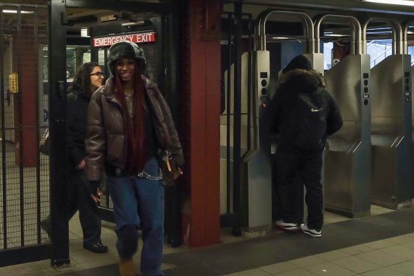 MTAs new fare evasion tactic, subway emergency gates open after 15 seconds