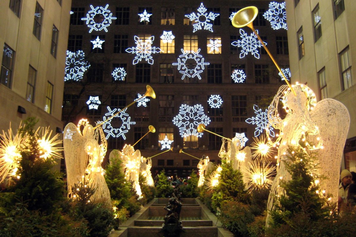 Saks Fifth Avenue cancels annual holiday light show