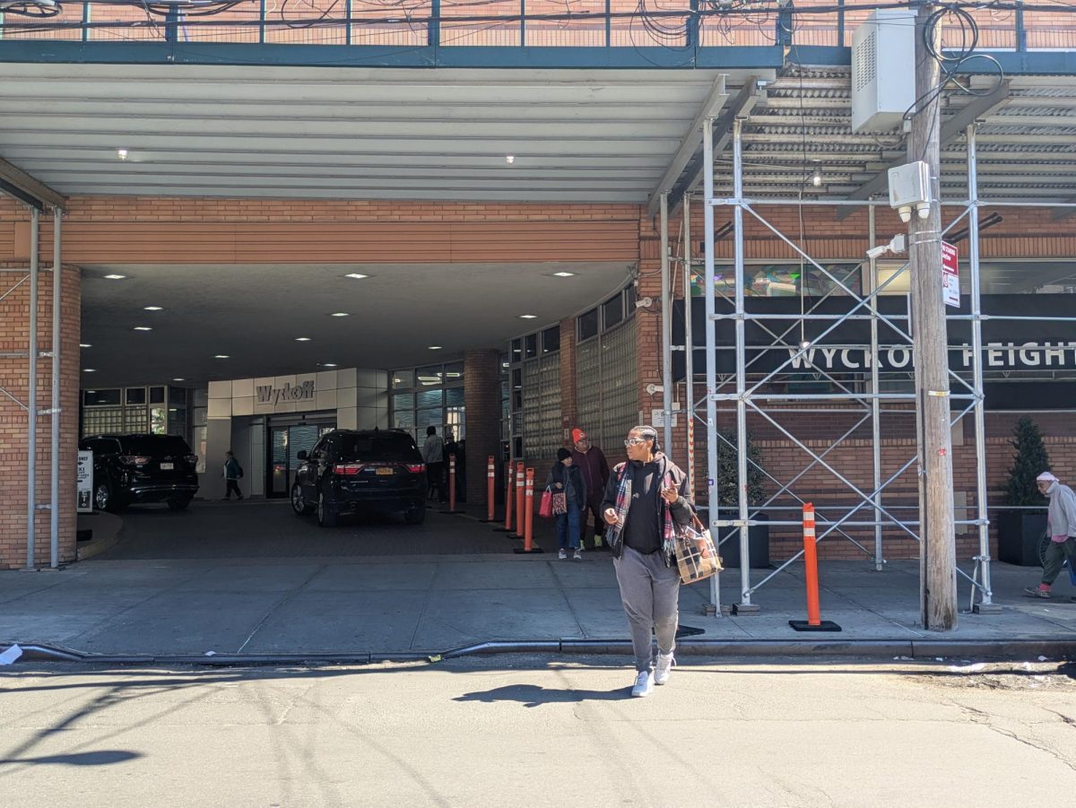 Anti-ICE protest erupts outside Brooklyn hospital