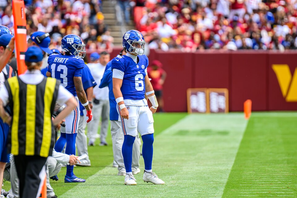 The Giants Lose to the Rams amid Jaxson Dart knee injury